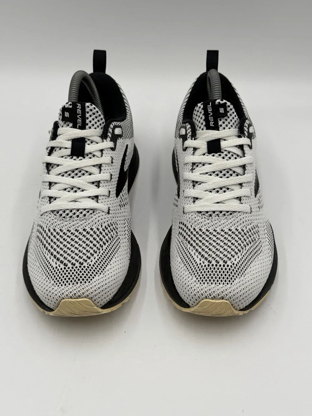 Brooks Revel 5 Womens Sz 8.5 Shoes Black White Running Sneakers Knit